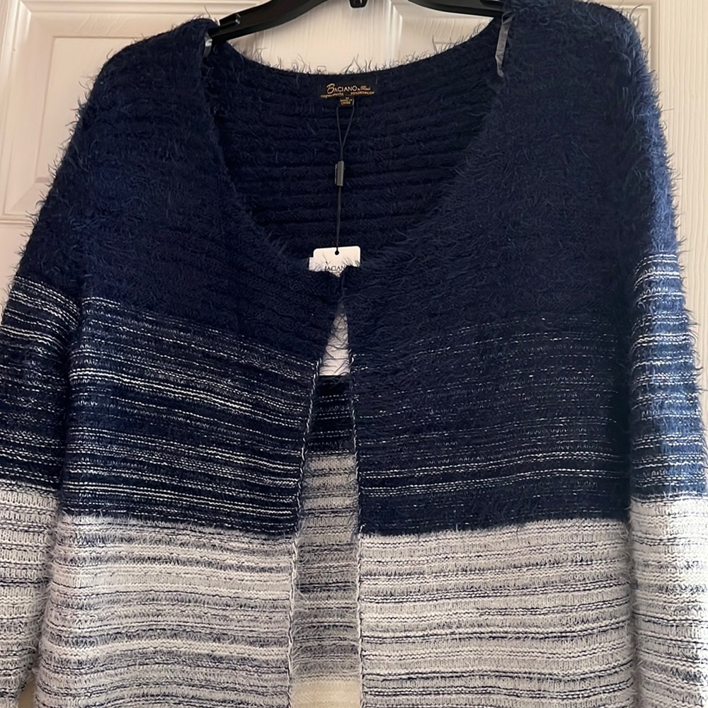 Baciano Brand M sweater. Very comfortable!